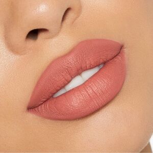 Kylie Cosmetics Matte Liquid Lip Kit - Queen